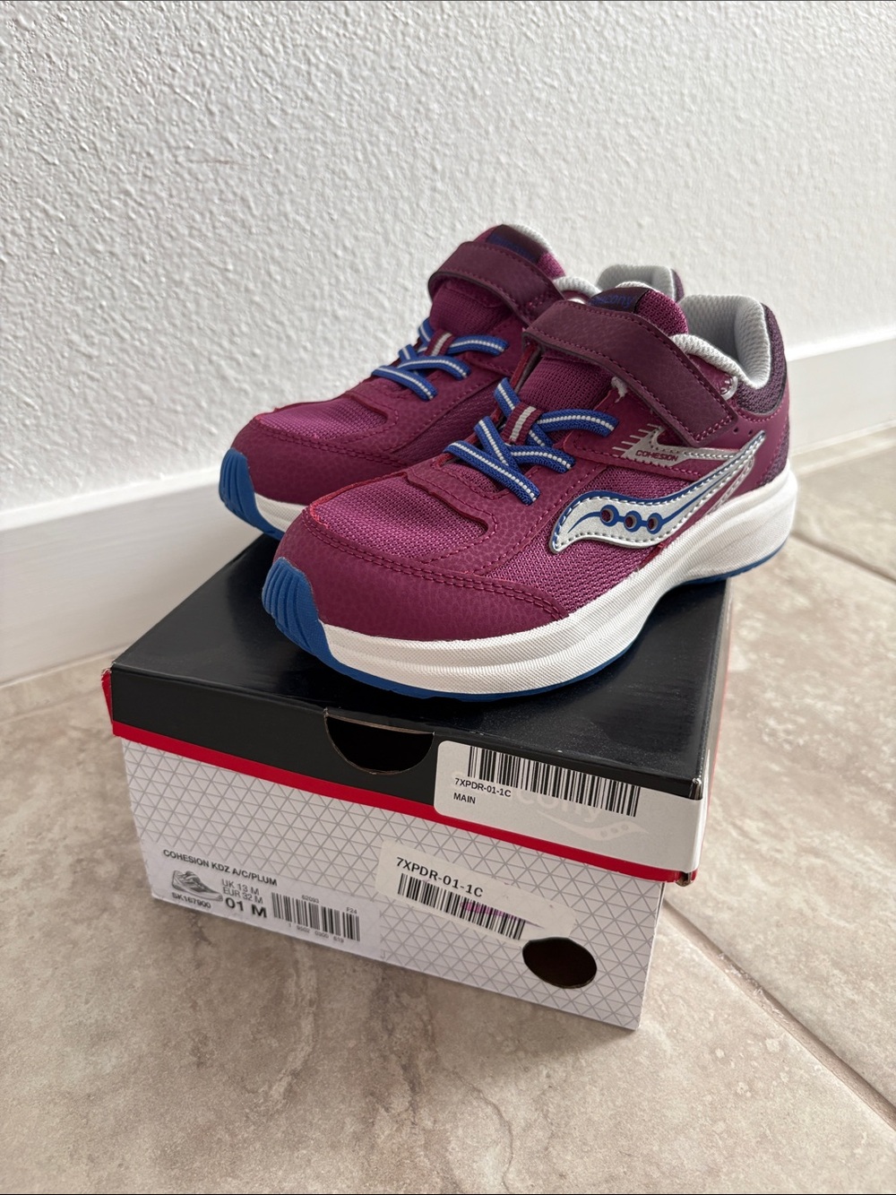 Brand new Saucony Cohesion kids size 1